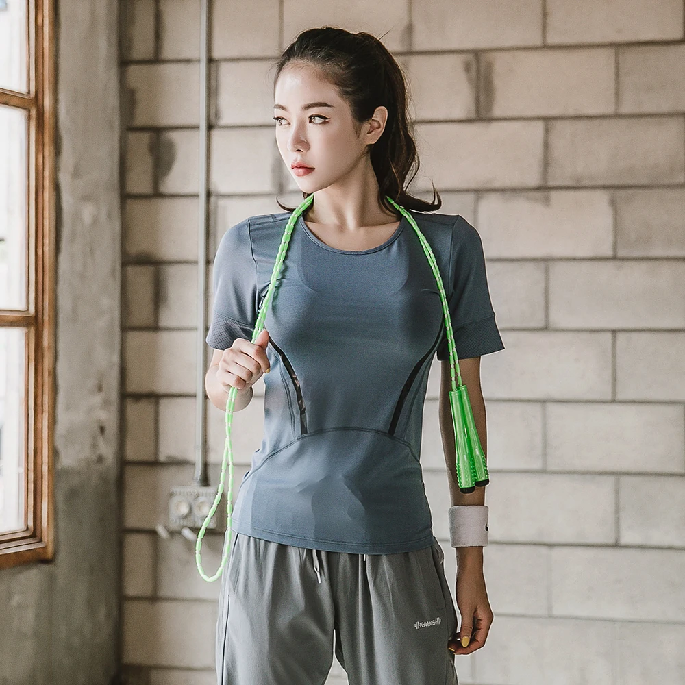 Nu-Haziran Kadın spor kadın takım elbise Koşu Setleri Hızlı Kuru Yoga T Shirt Üstleri ve Sutyen Seti Spor Koşu Yoga Setleri Takım Elbise Egzersiz Spor Seti