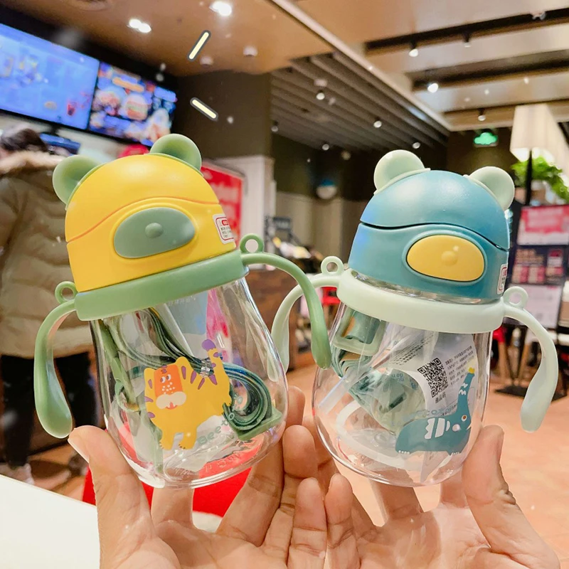 Sevimli Bebek Sippy su bardakları Çocuk Kolu Öğrenmek Besleme içme suyu şişesi Anti-boğulma Yerçekimi Topu ile Çocuklar eğitim pipetli bardak
