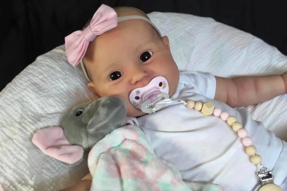 NPK 60CM Maddie Büyük Erkek Bebek Reborn Yürümeye Başlayan Gerçekçi 3D Cilt Çoklu Katmanlar Boyama Görünür Damarlar ile Tahsil Sanat Bebek