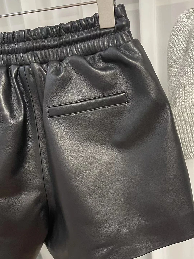 Siyah Hakiki Deri Şort Kadın Rahat Gevşek Tarzı 2022 Yaz Elastik Bel kısa pantolon Kadın