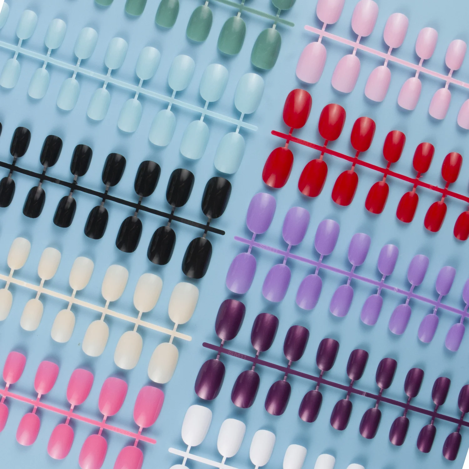 18 Takım Farklı Düz Renkler Yanlış Nail İpuçları Kare Yuvarlak Tabut Badem Şekli Basın Sahte Tırnak İpuçları Kısa Tırnak İpuçları DIY
