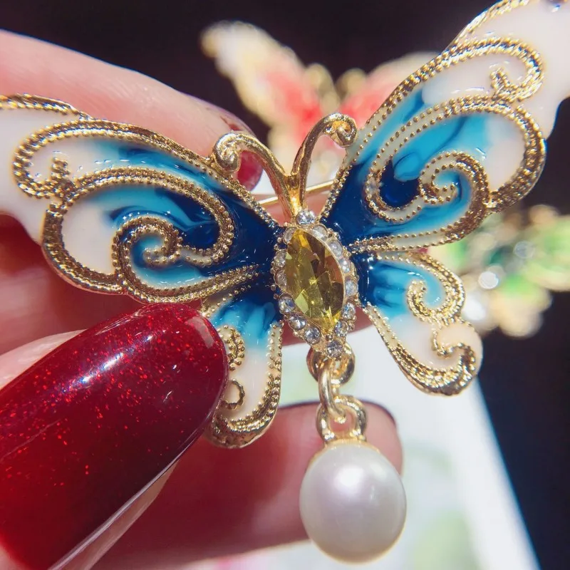 kadınlar için 1 adet zarif elmas taklidi kelebek broş Pin - düğün ve partiler için mükemmel