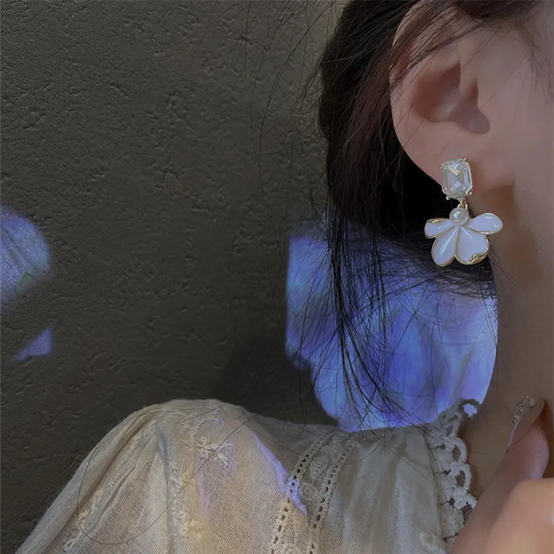 Yeni Moda Rhinestone Kristal Damla Yağ Çiçek Takı Küçük Taze kadın Küpe Düğün Parti