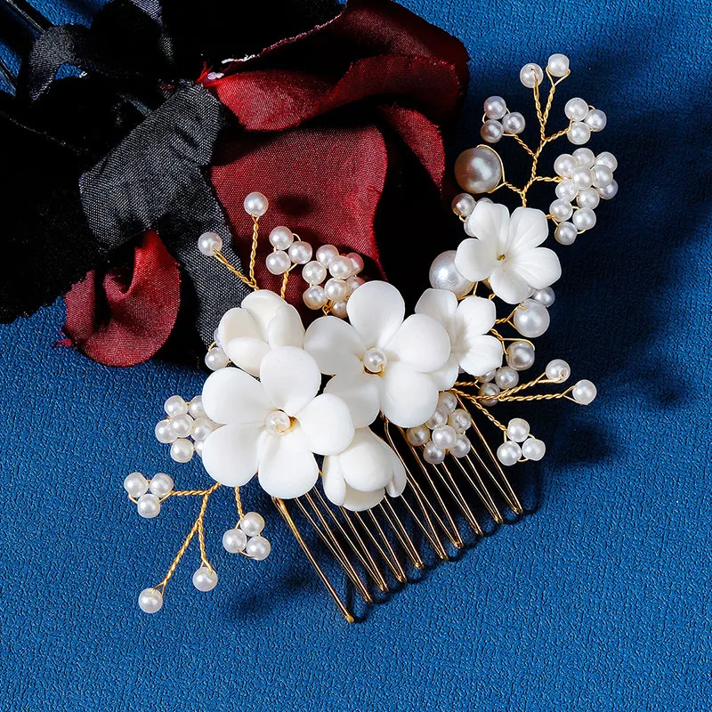 Floralbride El Yapımı Kristal Rhinestones İnciler Seramik Çiçek Gelin Saç Tarak Düğün Başlığı Saç aksesuarları Kadınlar Takı