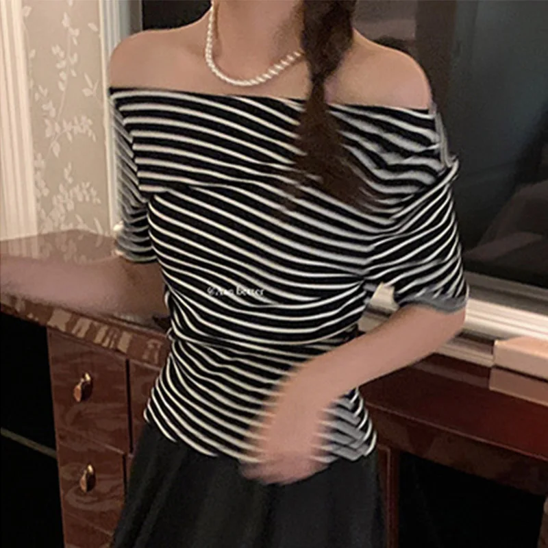 Vintage Üst Bayan Yaz kısa kollu tişört Kore Moda Seksi Bir Omuz Çizgili T Shirt Gevşek Şık Estetik Giyim Tees