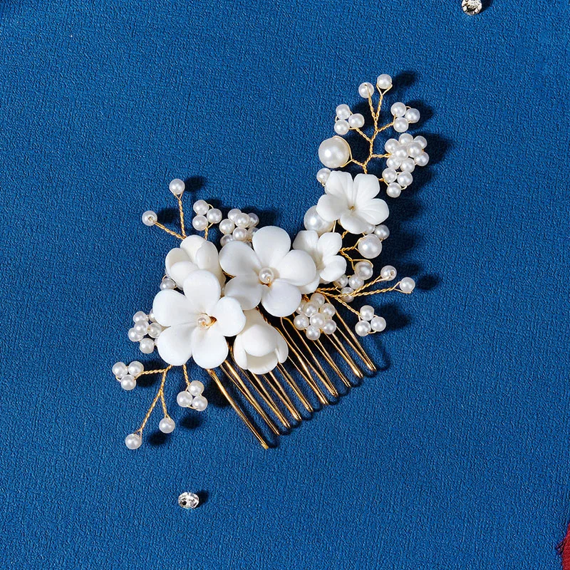 Floralbride El Yapımı Kristal Rhinestones İnciler Seramik Çiçek Gelin Saç Tarak Düğün Başlığı Saç aksesuarları Kadınlar Takı